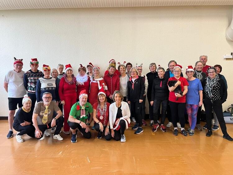 LES MERES ET PERES NOEL DE LA GYM ET GYM-DANSE