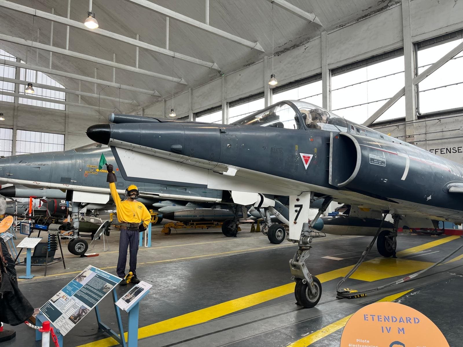 Journée ludique du 12 mars à Rochefort. Du musée de l&rsquo;aéronautique navale, à la broderie d&rsquo;or, en passant par l&rsquo;ancienne école de la marine navale !