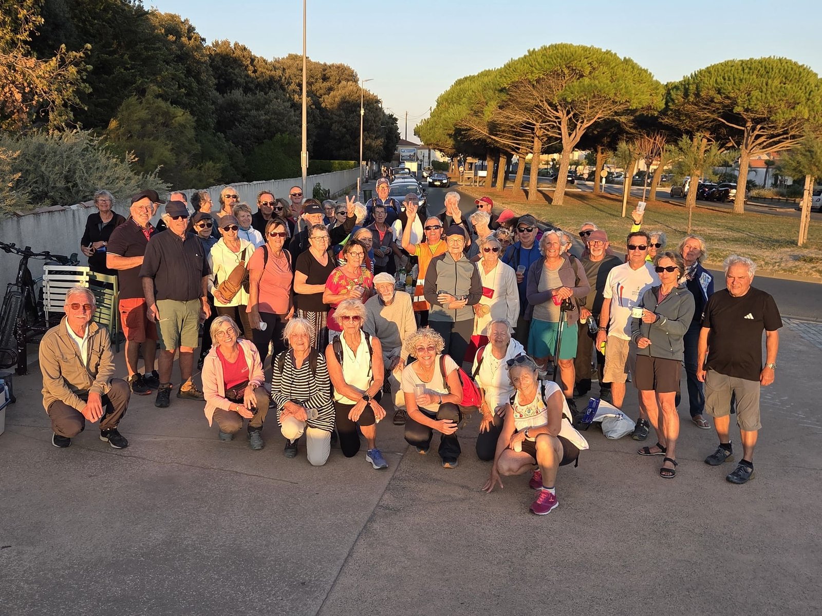 Sport ou convivialité, pourquoi choisir ? A la marche nordique, on fait les deux, pour le plus grand bonheur de tous !